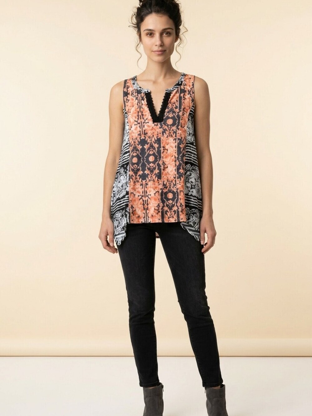 🙋Boho style tank embroidered V neckline Sz S cotton/rayon blend
